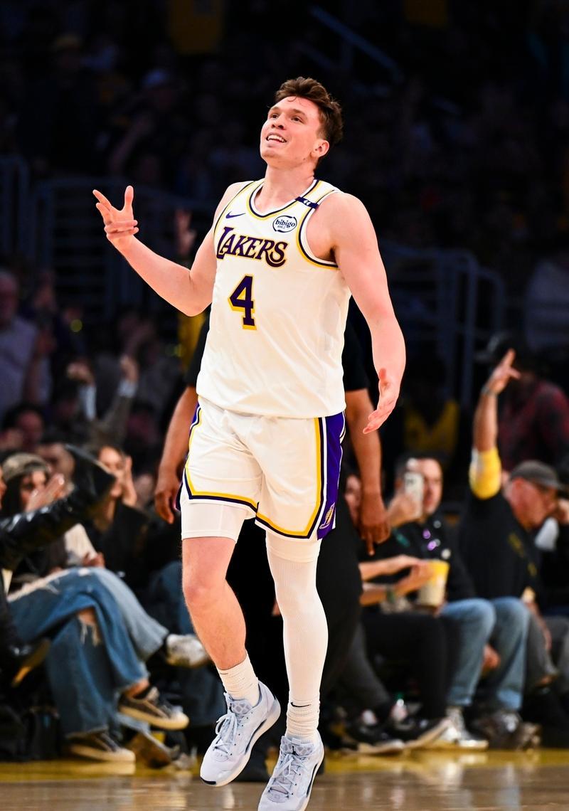 NBA总决赛关键时刻走向成谜，洛杉矶湖人手感冰凉，信心回归，训练强度明显提升的简单介绍