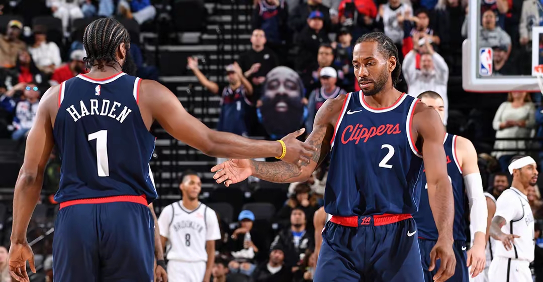 九游体育APP官方下载赛前NBA季后赛传出新动向，曼联单刀错失，管理层表态——话题不断，赛程密集仍需轮换的简单介绍