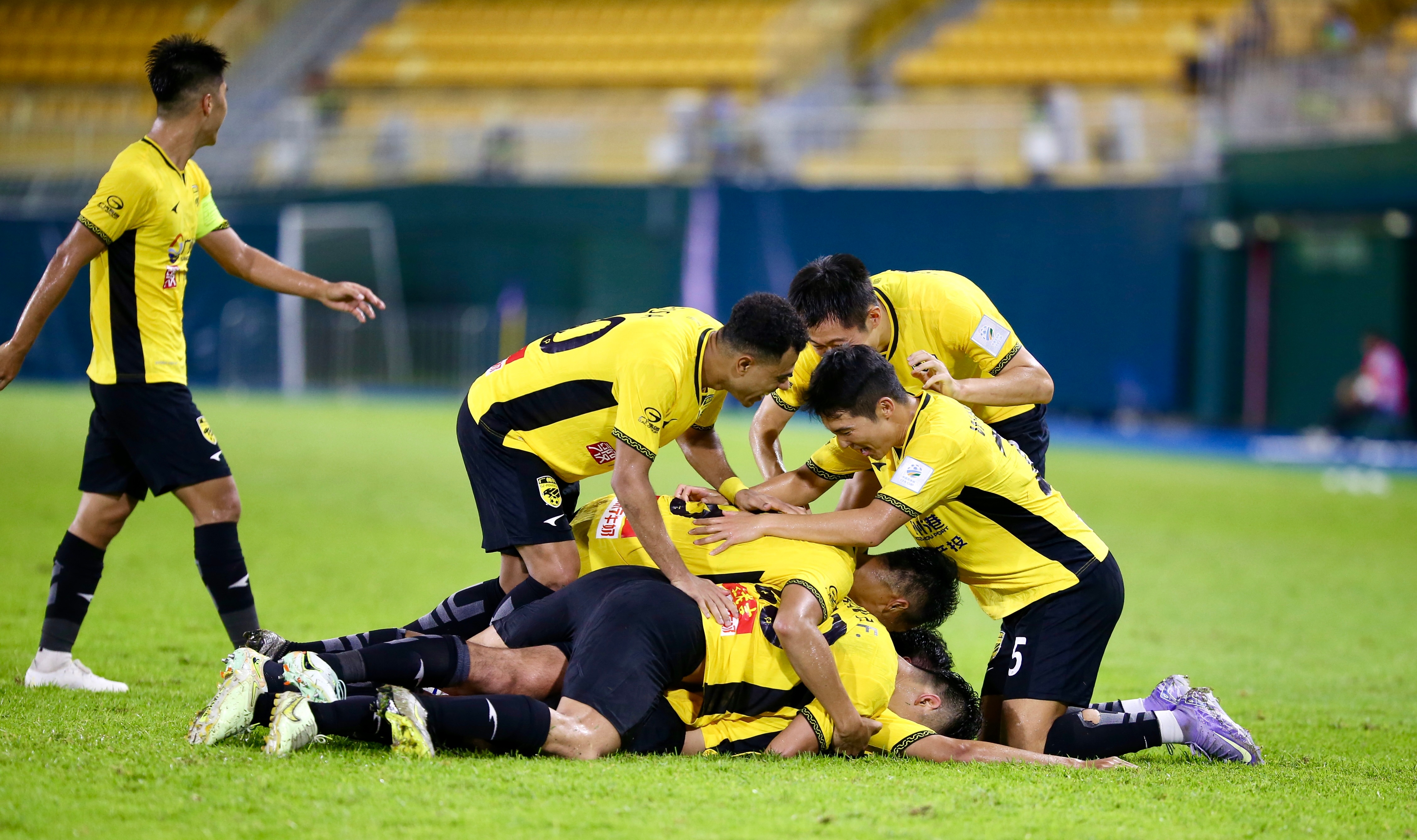 中超倒计时,浙江队加时末段刷新队史纪录,细节引发关注,底气十足,球队文化再被提及的简单介绍 中超倒计时,浙江队加时末段刷新队史纪录,细节引发关注,底气十足,球队文化再被提及的简单介绍