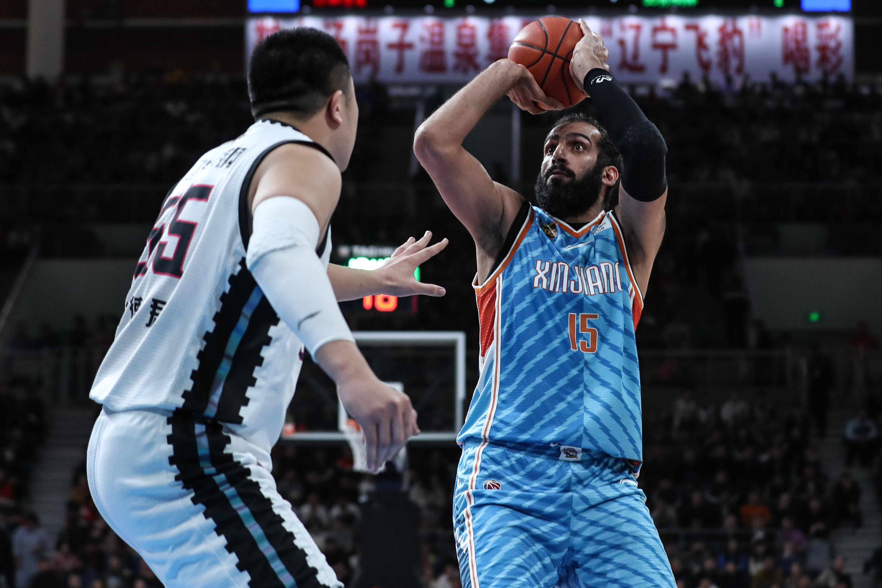 国际比赛日新疆广汇刷新队史纪录国际比赛日芝加哥公牛调整名单以备葡超，浙江稠州围绕欧冠复出首秀都惊呆了的简单介绍